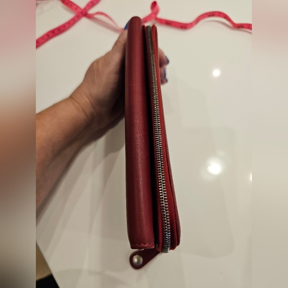 NWOT COACH Tri-fold Burgundy Wallet with Zip around section. - Picture 4 of 7